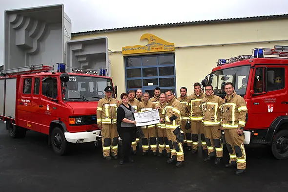 Spende für die Freiwillige Feuerwehr Drabenderhöhe