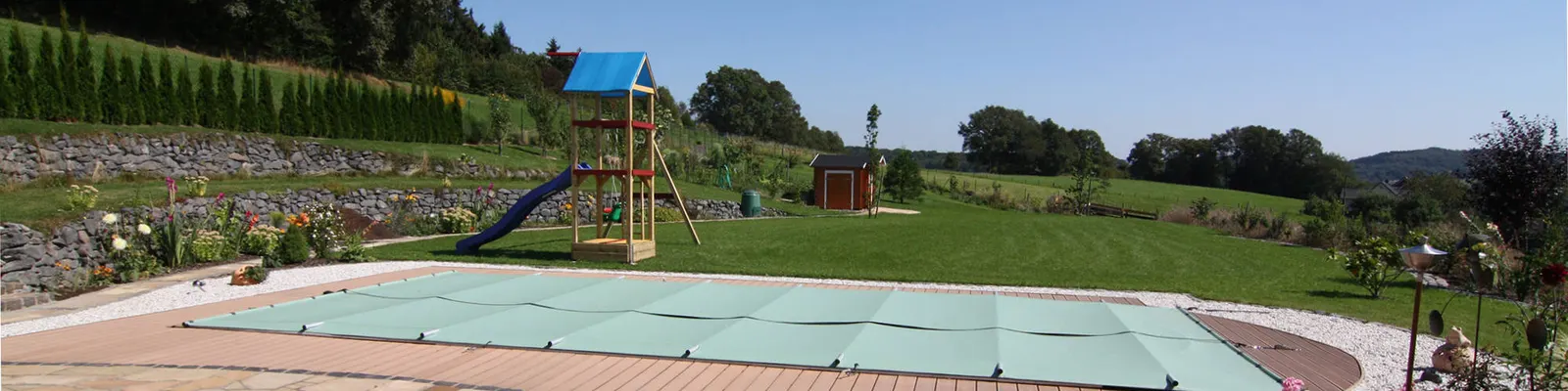 Gartengestaltung rund um den Pool