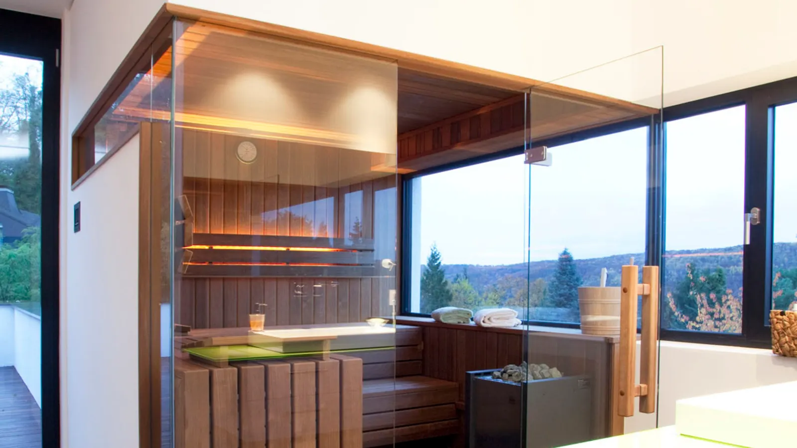 Sauna mit Glasfront