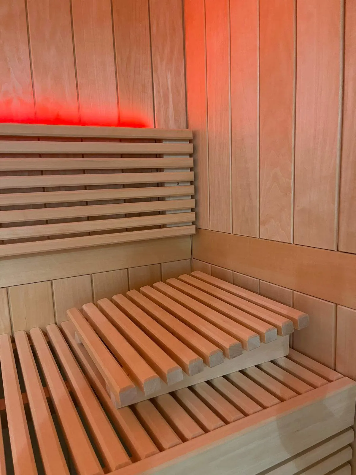 Sauna-Liege mit Kopfstütze